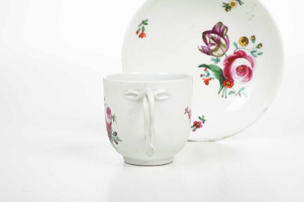 Tazza con piattino<BR>Vienna, Manifattura Imperiale, 1780 circa  - Asta Porcellane venete ed europee di un'importante Famiglia veneziana - Associazione Nazionale - Case d'Asta italiane