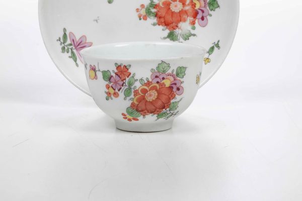Tazza con piattino<BR>Vienna, Manifattura Imperiale, verso il 1780  - Asta Porcellane venete ed europee di un'importante Famiglia veneziana - Associazione Nazionale - Case d'Asta italiane