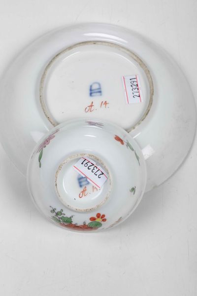 Tazza con piattino<BR>Vienna, Manifattura Imperiale, verso il 1780  - Asta Porcellane venete ed europee di un'importante Famiglia veneziana - Associazione Nazionale - Case d'Asta italiane