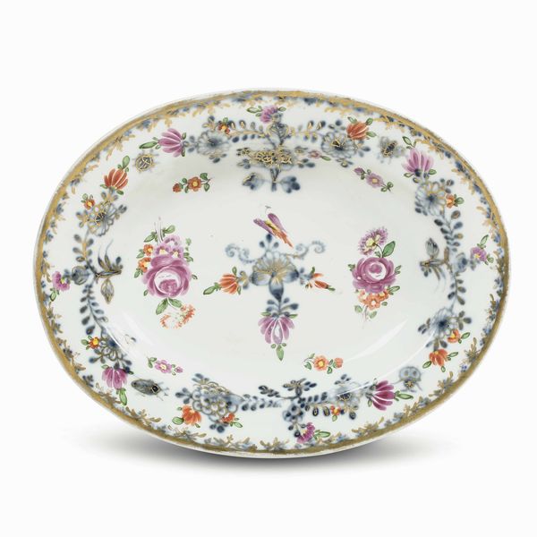 Piatto ovale<BR>Vienna, Manifattura Imperiale, 1760 circa<BR>Decorazione policroma di un �Hausmaler�  - Asta Porcellane venete ed europee di un'importante Famiglia veneziana - Associazione Nazionale - Case d'Asta italiane