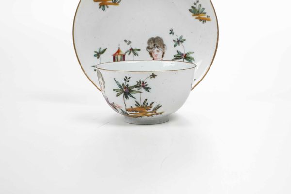Rara tazza con piattino<BR>Venezia, Manifattura Cozzi, 1770 circa<BR>  - Asta Porcellane venete ed europee di un'importante Famiglia veneziana - Associazione Nazionale - Case d'Asta italiane