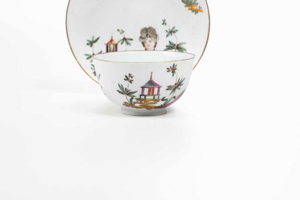 Rara tazza con piattino<BR>Venezia, Manifattura Cozzi, 1770 circa<BR>  - Asta Porcellane venete ed europee di un'importante Famiglia veneziana - Associazione Nazionale - Case d'Asta italiane