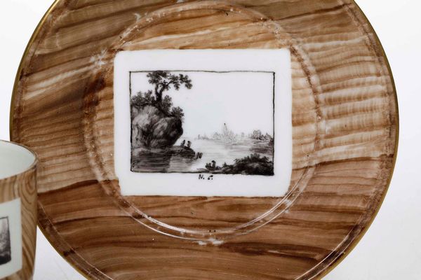 Tazza con piattino<BR>Germania, Manifattura di Frankenthal, ultimo quarto del XVIII secolo  - Asta Porcellane venete ed europee di un'importante Famiglia veneziana - Associazione Nazionale - Case d'Asta italiane