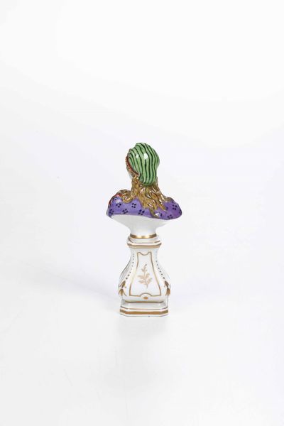 Bustino<BR>Berlino, Regia Manifattura di porcellane, 1760-1770<BR><BR>  - Asta Porcellane venete ed europee di un'importante Famiglia veneziana - Associazione Nazionale - Case d'Asta italiane