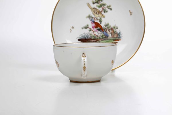 Tazza con piattino<BR>Germania, Manifattura di Ludwigsburg, 1770-1775<BR>  - Asta Porcellane venete ed europee di un'importante Famiglia veneziana - Associazione Nazionale - Case d'Asta italiane