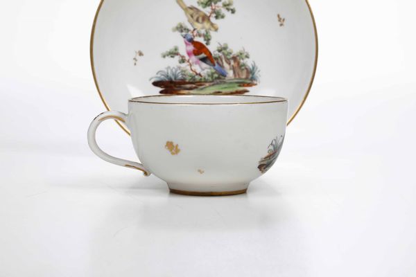 Tazza con piattino<BR>Germania, Manifattura di Ludwigsburg, 1770-1775<BR>  - Asta Porcellane venete ed europee di un'importante Famiglia veneziana - Associazione Nazionale - Case d'Asta italiane