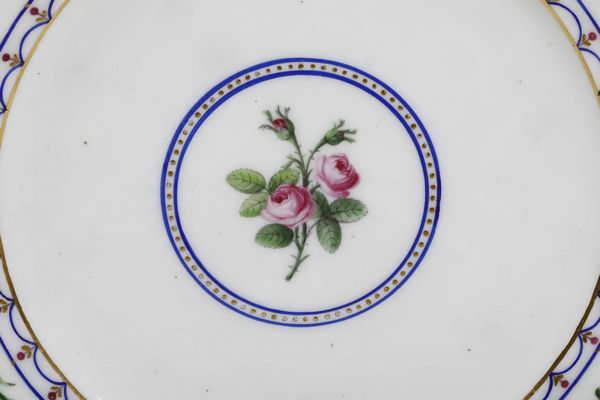 Piatto<BR>S�vres, 1780-1790 circa<BR><BR>  - Asta Porcellane venete ed europee di un'importante Famiglia veneziana - Associazione Nazionale - Case d'Asta italiane