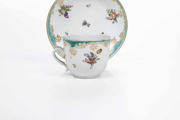 Tazza con piattino<BR>Venezia, Manifattura Cozzi, 1770-1790<BR>  - Asta Porcellane venete ed europee di un'importante Famiglia veneziana - Associazione Nazionale - Case d'Asta italiane