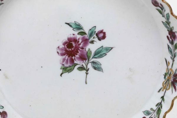 Coppia di sottobottiglia �Mocenigo�<BR>Venezia, Manifattura Cozzi, 1780-1790  - Asta Porcellane venete ed europee di un'importante Famiglia veneziana - Associazione Nazionale - Case d'Asta italiane