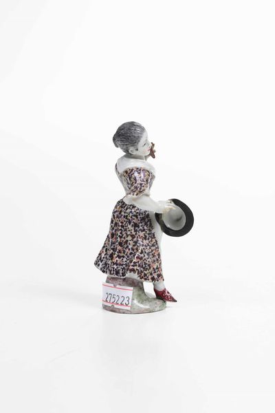 Figurina di fanciulla con cappello<BR>Venezia, Manifattura Cozzi, 1785 circa  - Asta Porcellane venete ed europee di un'importante Famiglia veneziana - Associazione Nazionale - Case d'Asta italiane