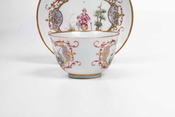 Due tazze e due piattini<BR>Doccia, Manifattura di Carlo Ginori, 1750 circa  - Asta Porcellane venete ed europee di un'importante Famiglia veneziana - Associazione Nazionale - Case d'Asta italiane