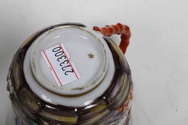 Due tazze e due piattini<BR>Doccia, Manifattura Ginori, verso la fine del XVIII secolo  - Asta Porcellane venete ed europee di un'importante Famiglia veneziana - Associazione Nazionale - Case d'Asta italiane