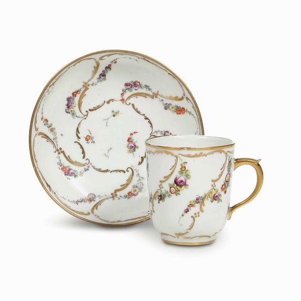 Tazza con piattino<BR>Vinovo, 1776-1779 (periodo Hannong)  - Asta Porcellane venete ed europee di un'importante Famiglia veneziana - Associazione Nazionale - Case d'Asta italiane