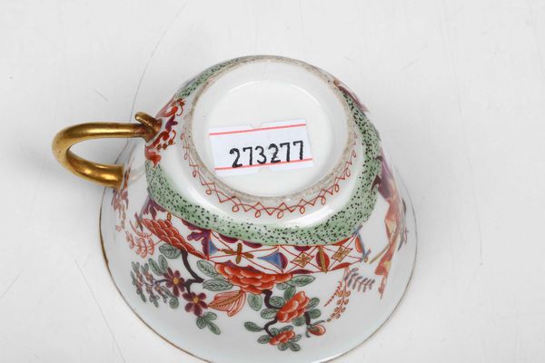 Tazza con piattino<BR>Meissen (?), 1720-1725 circa<BR>Decorazione probabilmente Hausmaler viennese  - Asta Porcellane venete ed europee di un'importante Famiglia veneziana - Associazione Nazionale - Case d'Asta italiane