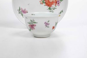 Tazza con piattino<BR>Vienna, Manifattura Imperiale, verso il 1780  - Asta Porcellane venete ed europee di un'importante Famiglia veneziana - Associazione Nazionale - Case d'Asta italiane