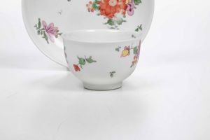 Tazza con piattino<BR>Vienna, Manifattura Imperiale, verso il 1780  - Asta Porcellane venete ed europee di un'importante Famiglia veneziana - Associazione Nazionale - Case d'Asta italiane