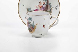 Tazza con piattino<BR>Germania, Manifattura di Frankenthal, 1762-1770 circa  - Asta Porcellane venete ed europee di un'importante Famiglia veneziana - Associazione Nazionale - Case d'Asta italiane