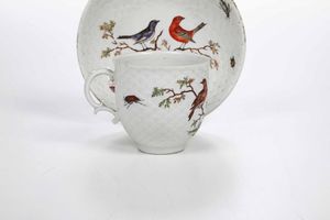 Tazza con piattino<BR>Germania, Manifattura di Ludwigsburg, 1770-1775<BR>  - Asta Porcellane venete ed europee di un'importante Famiglia veneziana - Associazione Nazionale - Case d'Asta italiane