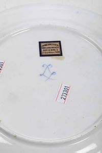 Piatto<BR>S�vres, 1780-1790 circa<BR><BR>  - Asta Porcellane venete ed europee di un'importante Famiglia veneziana - Associazione Nazionale - Case d'Asta italiane