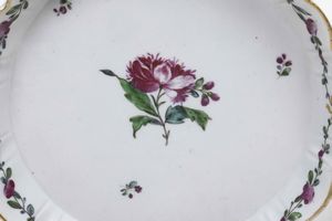 Coppia di sottobottiglia �Mocenigo�<BR>Venezia, Manifattura Cozzi, 1780-1790  - Asta Porcellane venete ed europee di un'importante Famiglia veneziana - Associazione Nazionale - Case d'Asta italiane