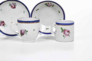 Una salsiera e due tazze con piattino<BR>Veneto, Manifatture Cozzi e Treviso Fontebasso, 1780-inizi del XIX secolo  - Asta Porcellane venete ed europee di un'importante Famiglia veneziana - Associazione Nazionale - Case d'Asta italiane