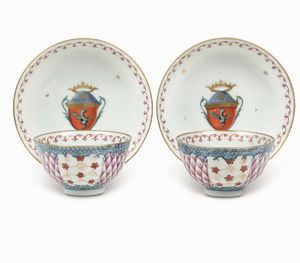 Coppia di tazze con piattino<BR>Nove, Manifattura di Pasquale Antonibon, 1770 circa<BR>  - Asta Porcellane venete ed europee di un'importante Famiglia veneziana - Associazione Nazionale - Case d'Asta italiane
