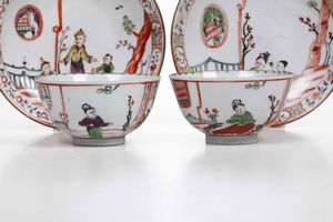 Coppia di tazze con piattino<BR>Venezia, Manifattura Cozzi, 1765-1770<BR>  - Asta Porcellane venete ed europee di un'importante Famiglia veneziana - Associazione Nazionale - Case d'Asta italiane