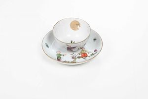 Tazza con piattino<BR>Venezia, Manifattura Cozzi, 1765-1770<BR>  - Asta Porcellane venete ed europee di un'importante Famiglia veneziana - Associazione Nazionale - Case d'Asta italiane