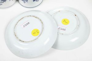 Coppia di tazze con piattino<BR>Doccia, Manifattura Ginori, 1750 circa  - Asta Porcellane venete ed europee di un'importante Famiglia veneziana - Associazione Nazionale - Case d'Asta italiane