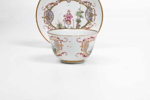 Due tazze e due piattini<BR>Doccia, Manifattura di Carlo Ginori, 1750 circa  - Asta Porcellane venete ed europee di un'importante Famiglia veneziana - Associazione Nazionale - Case d'Asta italiane