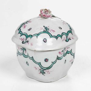 Zuccheriera<BR>Doccia, Manifattura Ginori, 1780 circa  - Asta Porcellane venete ed europee di un'importante Famiglia veneziana - Associazione Nazionale - Case d'Asta italiane