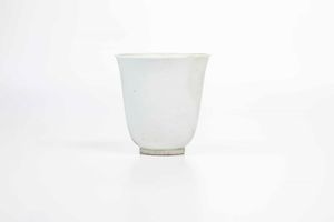 Tazza<BR>Napoli, Capodimonte, Manifattura di Carlo di Borbone, 1750-1755<BR>  - Asta Porcellane venete ed europee di un'importante Famiglia veneziana - Associazione Nazionale - Case d'Asta italiane