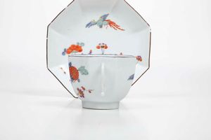 Rara tazza con piattino<BR>Meissen, 1725-1730  - Asta Porcellane venete ed europee di un'importante Famiglia veneziana - Associazione Nazionale - Case d'Asta italiane