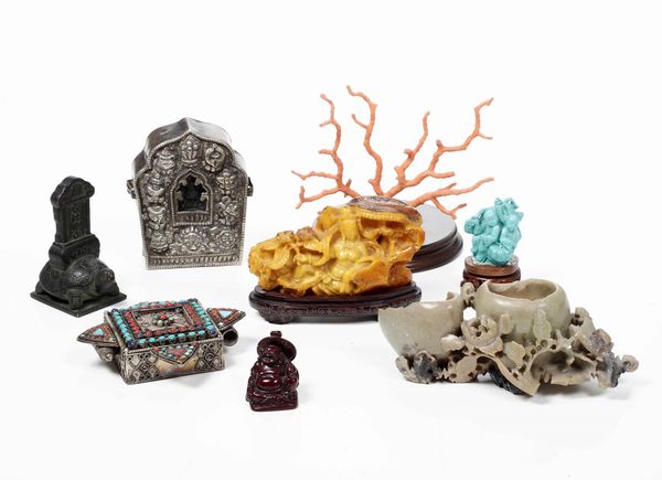 Lotto composto da oggetti in materiali differenti, Cina/Tibet, XIX-XX secolo  - Asta Asian Art - Associazione Nazionale - Case d'Asta italiane