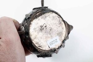 Lotto composto da due teiere cloisonn�, un vaso e un porta t�. Manifattura orientale, XX secolo  - Asta Asian Art - Associazione Nazionale - Case d'Asta italiane