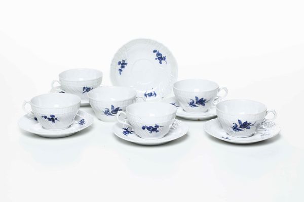 Sei tazze da t� con piattino<BR>Doccia, Manifattura Richard Ginori, XX secolo  - Asta Arredo per la tavola - Associazione Nazionale - Case d'Asta italiane