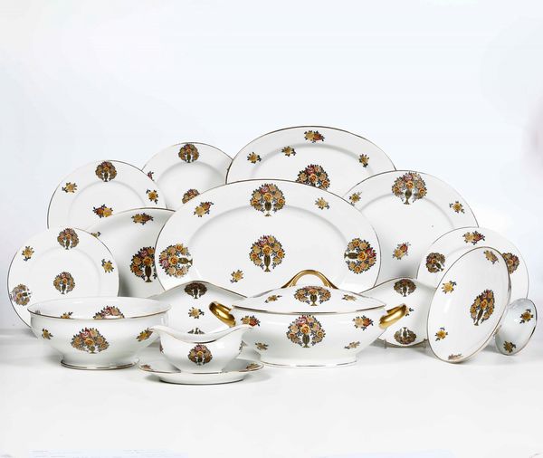 Servizio da tavola  <BR>Francia, Limoges, probabilmente Atelier Fran�ois et Cie, secondo quarto del XX secolo  - Asta Arredo per la tavola - Associazione Nazionale - Case d'Asta italiane