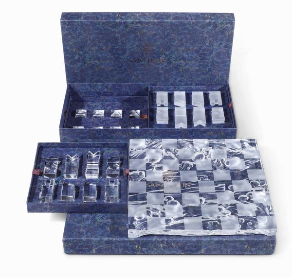 Scacchiera con scacchi<BR>Francia, Manifattura Saint Louis, 1992 circa<BR>  - Asta Arredo per la tavola - Associazione Nazionale - Case d'Asta italiane