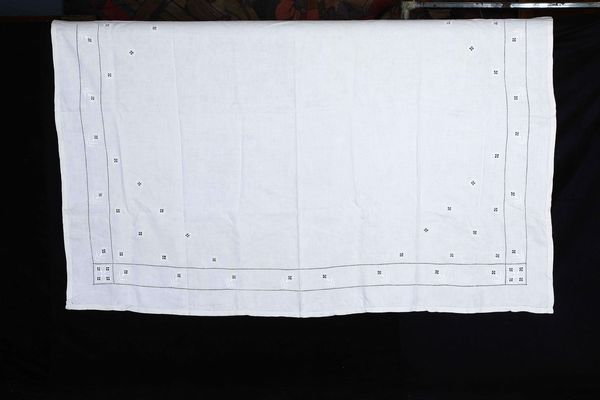 Tovaglia con 12 tovaglioli  - Asta Arredo per la tavola - Associazione Nazionale - Case d'Asta italiane