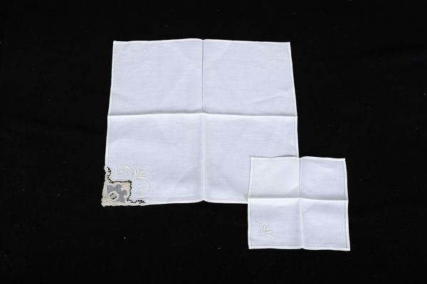 Tre tovaglie con tovaglioli  - Asta Arredo per la tavola - Associazione Nazionale - Case d'Asta italiane