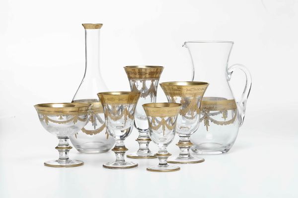 Servizio di calici con bordo oro e decorazione a festone  - Asta Arredo per la tavola - Associazione Nazionale - Case d'Asta italiane