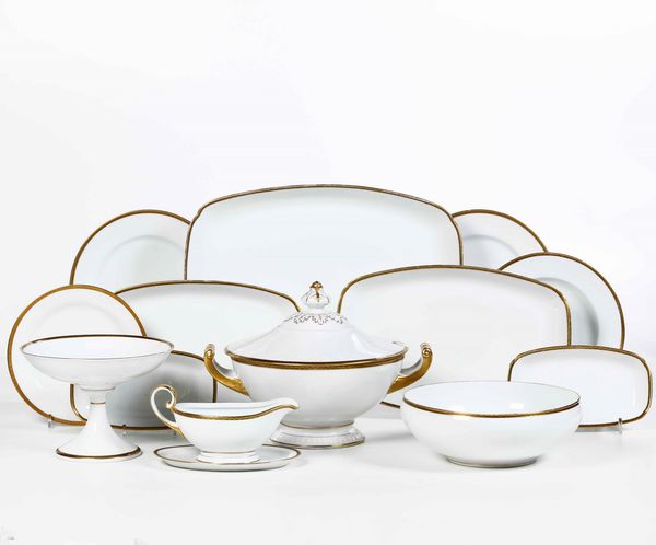Servizio da tavola<BR>Cecoslovacchia, Manifattura Pirkenhammer, XX secolo  - Asta Arredo per la tavola - Associazione Nazionale - Case d'Asta italiane