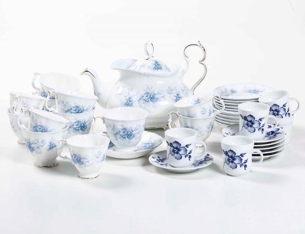 Parte di servizio da t� e caff� Tiffany<BR>Inghilterra, Manifattura Royal Albert, XX secolo  - Asta Arredo per la tavola - Associazione Nazionale - Case d'Asta italiane