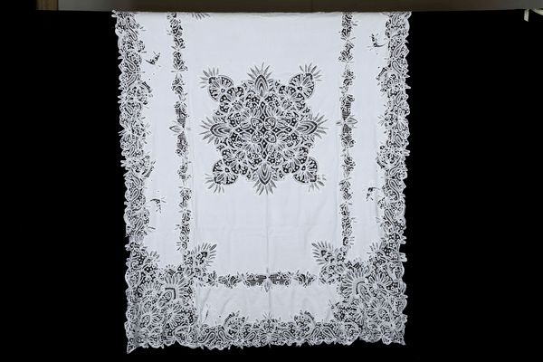 Tovaglia  - Asta Arredo per la tavola - Associazione Nazionale - Case d'Asta italiane