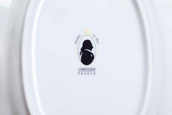 Servizio da tavola<BR>Francia, Limonges, Manifattura Viollet le Duc, XX secolo  - Asta Arredo per la tavola - Associazione Nazionale - Case d'Asta italiane