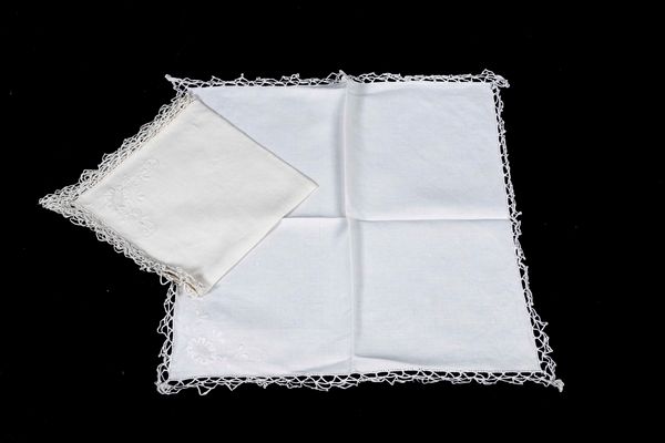 Tovaglia  - Asta Arredo per la tavola - Associazione Nazionale - Case d'Asta italiane