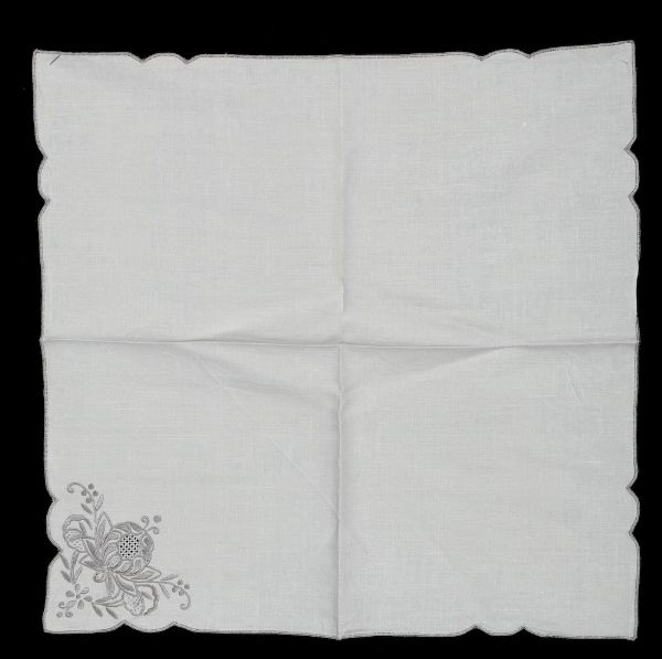 Tovaglia con 12 tovaglioli  - Asta Arredo per la tavola - Associazione Nazionale - Case d'Asta italiane