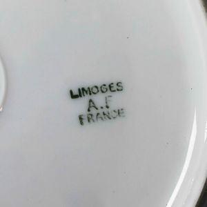 Servizio da tavola  <BR>Francia, Limoges, probabilmente Atelier Fran�ois et Cie, secondo quarto del XX secolo  - Asta Arredo per la tavola - Associazione Nazionale - Case d'Asta italiane