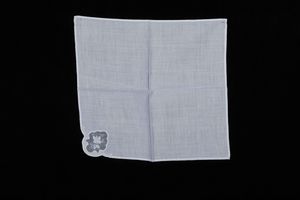 Tovaglia con 12 tovaglioli  - Asta Arredo per la tavola - Associazione Nazionale - Case d'Asta italiane