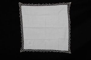 Tovaglia con 12 tovaglioli  - Asta Arredo per la tavola - Associazione Nazionale - Case d'Asta italiane